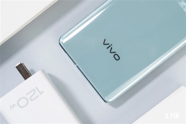 vivo 3999元新旗舰：拍照整了点新活