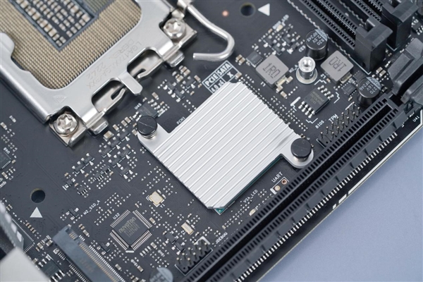 小主机选它没错！铭瑄终结者B760ITX D4 WIFI主板图赏