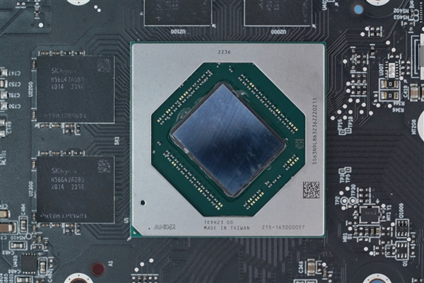 硬刚RTX 4060 Ti!AMD RX 7600图赏