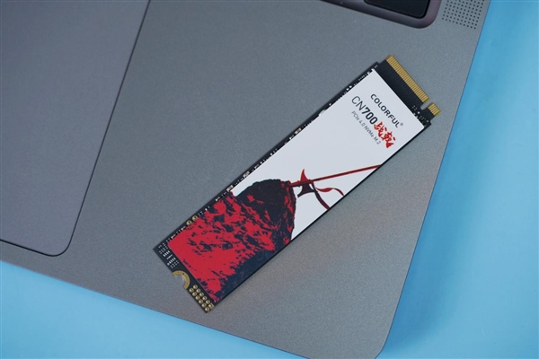 国产主控闪存、满血PCIe 4.0！七彩虹战戟CN700 1TB SSD图赏