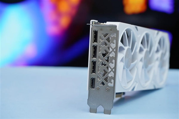 纯白外壳淡雅清新！耕升RTX 4060 Ti踏雪显卡图赏
