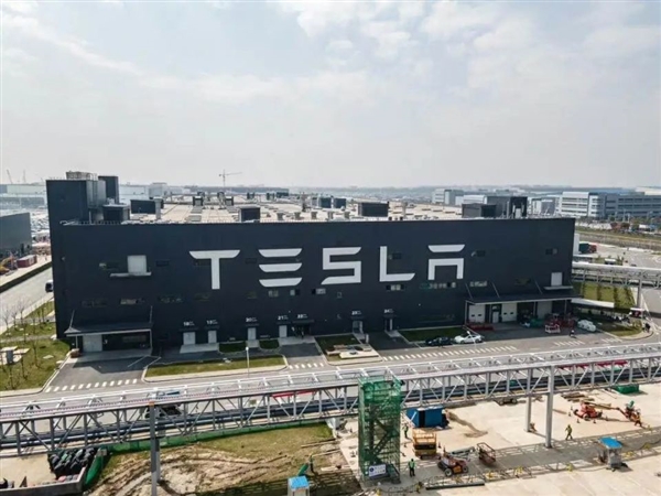 马斯克自曝继续降价!0利润也要卖车 18万的Model 3还会远吗