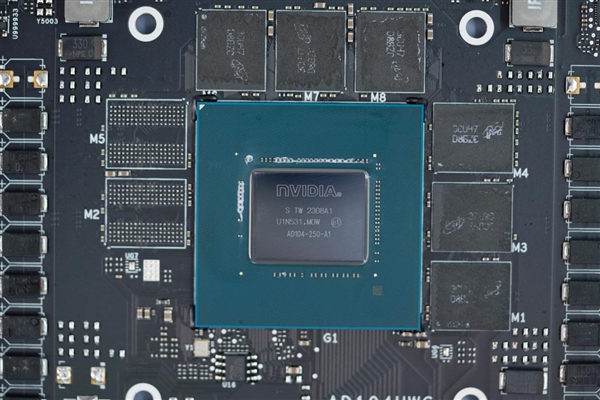 独特磁吸智屏!七彩虹iGame RTX 4070 Vulcan OC显卡图赏