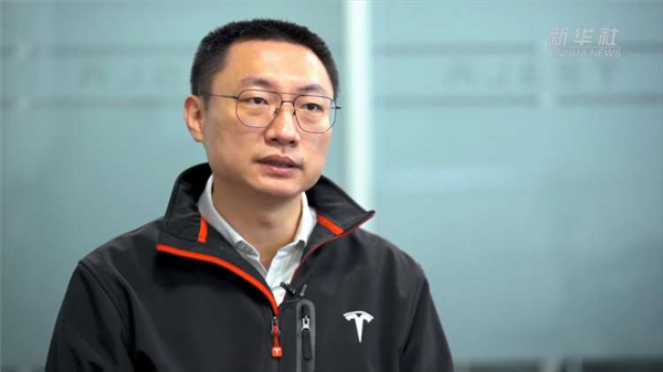 朱晓彤 总算升职了!将在特斯拉墨西哥工厂获得一张新床