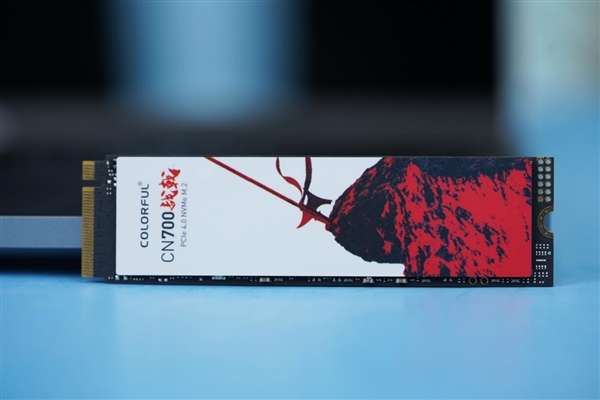 国产主控闪存、满血PCIe 4.0！七彩虹战戟CN700 1TB SSD图赏
