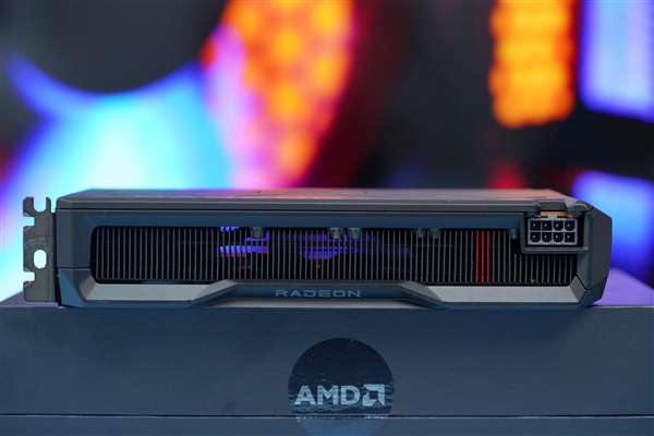硬刚RTX 4060 Ti!AMD RX 7600图赏