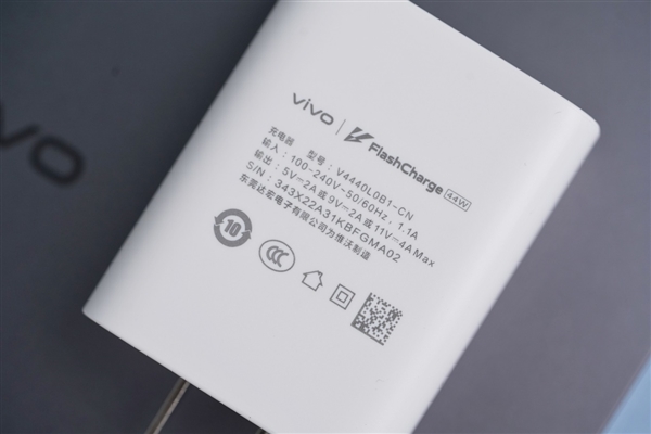 12.1英寸144Hz高刷屏+天玑9000!vivo Pad2开箱图赏