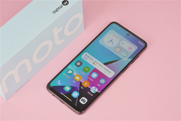 5000大电池+120Hz屏 899元联想moto G53图赏