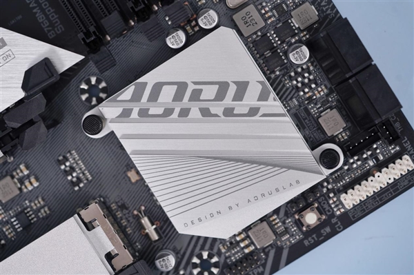 DDR5同价DDR4！技嘉小雕WIFI B760M AORUS ELITE AX图赏