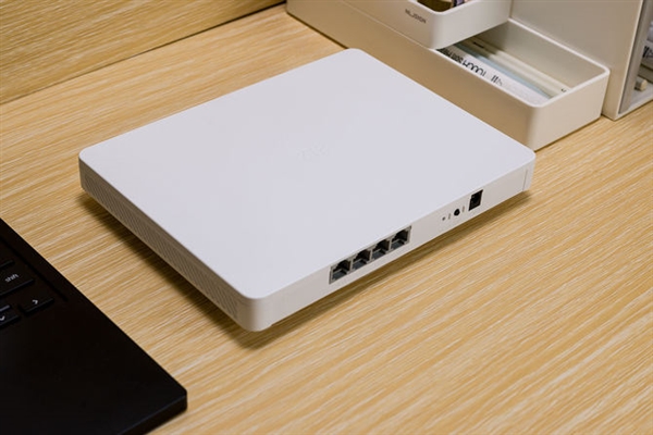 中兴晴天墙面路由器上手:新一代WiFi 6穿墙神器