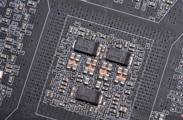 奢华散热!索泰RTX 4070天启OC显卡图赏