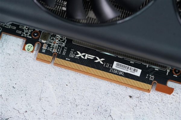 16GB显存才是王道！讯景RX 6800图赏