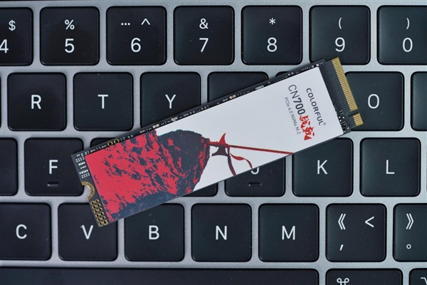 国产主控闪存、满血PCIe 4.0！七彩虹战戟CN700 1TB SSD图赏