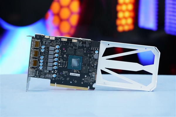 纯白外壳淡雅清新！耕升RTX 4060 Ti踏雪显卡图赏