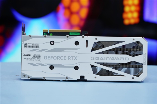 纯白外壳淡雅清新！耕升RTX 4060 Ti踏雪显卡图赏