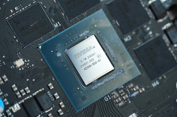 高颜值波普风!七彩虹RTX 4060 Ti Ultra W OC显卡图赏