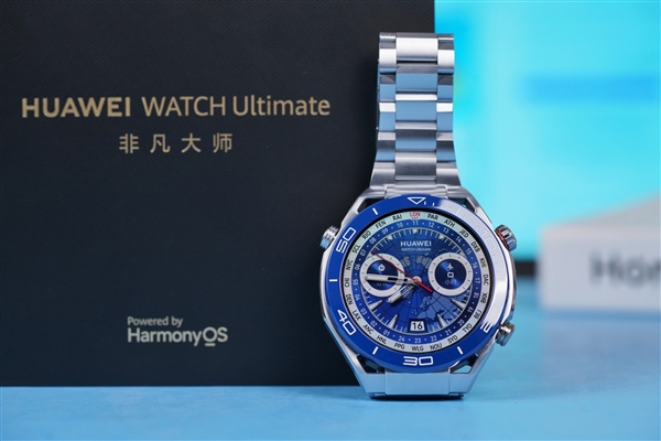 全球首款支持双向北斗卫星消息!华为WATCH Ultimate非凡大师图赏