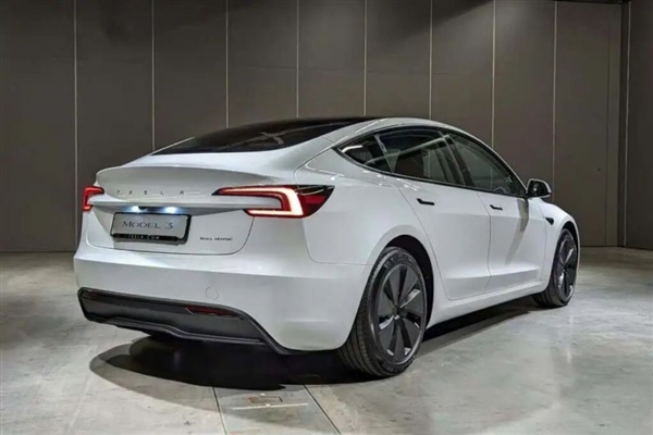 特斯拉掀桌子！新款Model 3涨价开卖 Model S/X狂降15万