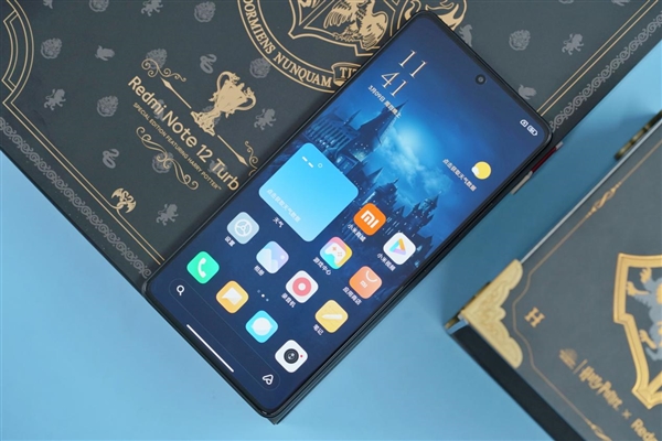 魔法氛围拉满!Redmi Note 12 Turbo哈利波特版图赏