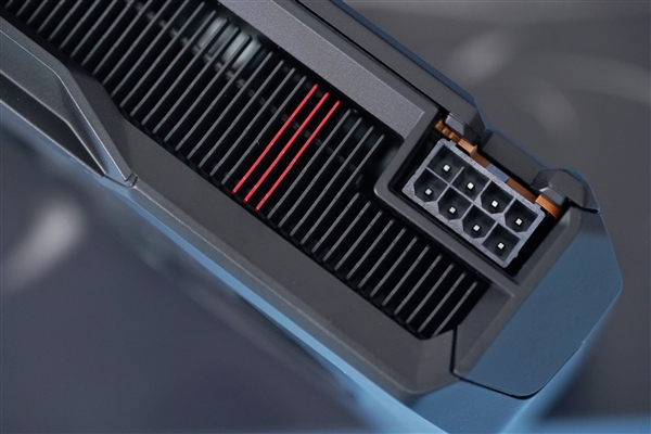 硬刚RTX 4060 Ti!AMD RX 7600图赏