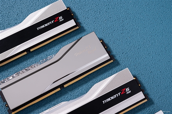 芝奇Trident Z5 Royal DDR5-7200 C36 48GB内存上手：性能猛如虎