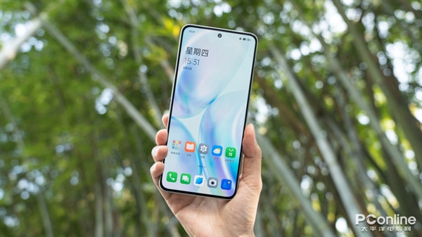 什么手机能用个三四年不卡顿?首先内存配置要给力