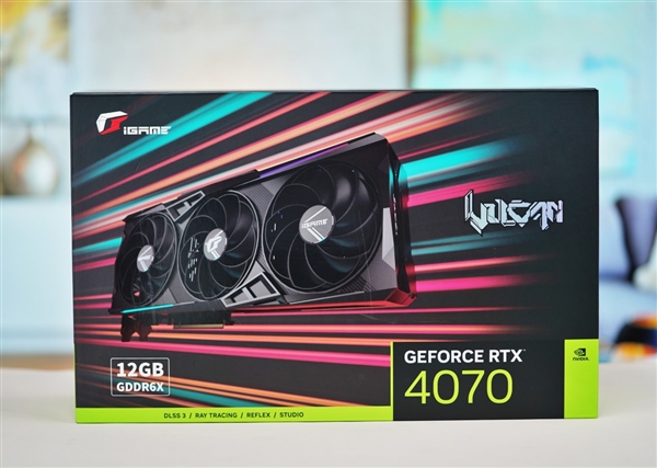 独特磁吸智屏!七彩虹iGame RTX 4070 Vulcan OC显卡图赏