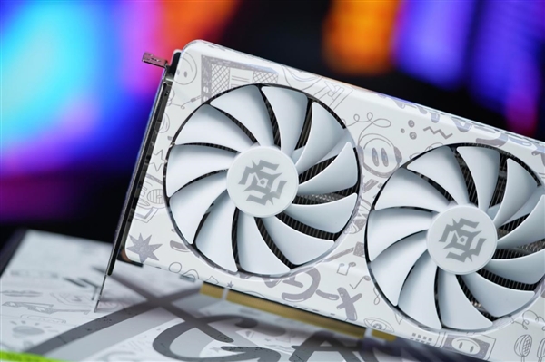 白色机身玩趣十足！索泰RTX 4060 Ti X-GAMING显卡图赏