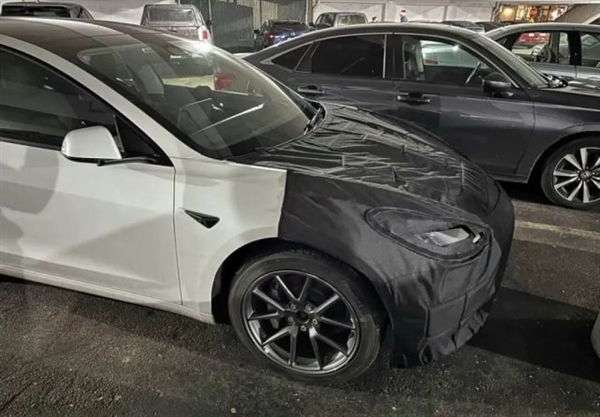 改款Model 3大揭秘:内饰升级 雷达回归 价格降低量产在即