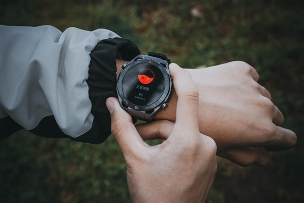 华为WATCH Ultimate 非凡大师正式发布!全球唯一没信号也能求救的智能手表