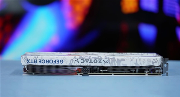 白色机身玩趣十足！索泰RTX 4060 Ti X-GAMING显卡图赏
