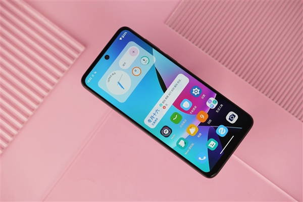 5000大电池+120Hz屏 899元联想moto G53图赏