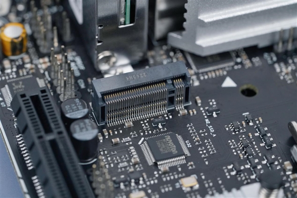 小主机选它没错！铭瑄终结者B760ITX D4 WIFI主板图赏