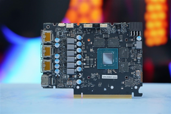 纯白外壳淡雅清新！耕升RTX 4060 Ti踏雪显卡图赏