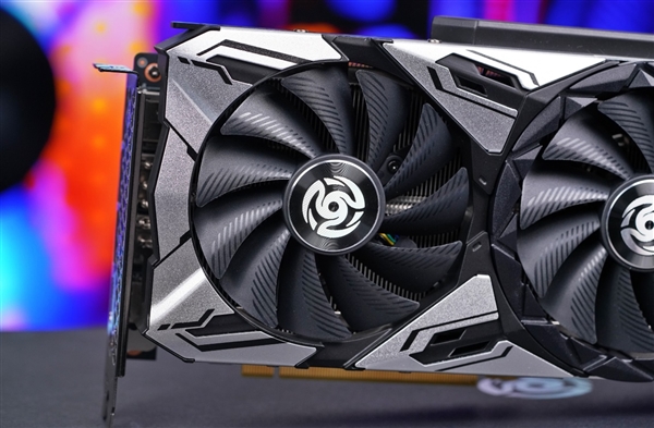 奢华散热!索泰RTX 4070天启OC显卡图赏