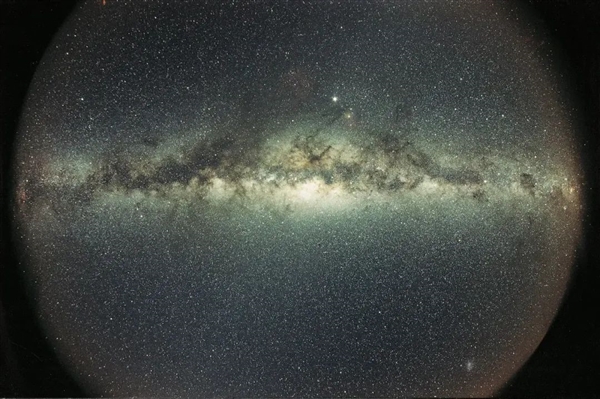 银河系中心 黑洞附近:恒星一颗颗地神秘消失了!