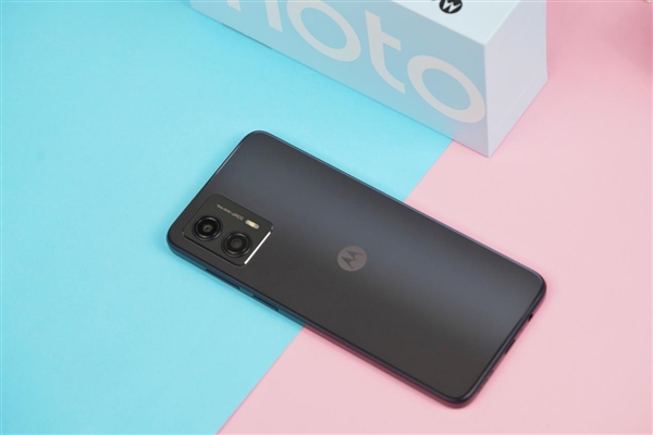 5000大电池+120Hz屏 899元联想moto G53图赏