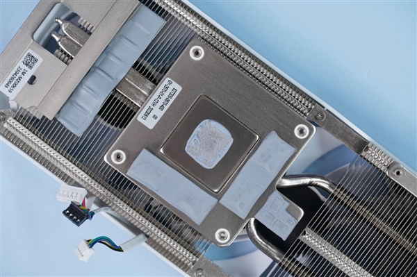 纯白外壳淡雅清新！耕升RTX 4060 Ti踏雪显卡图赏