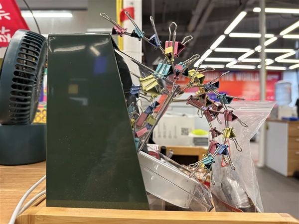 玩订书针都能拥有461万播放?这UP主完成了我的童年梦想
