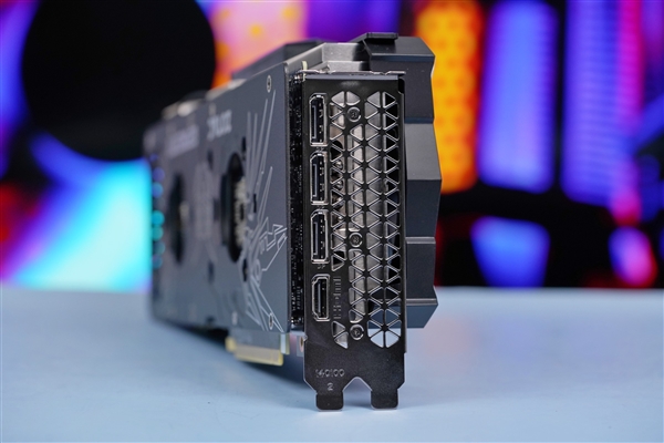 奢华散热!索泰RTX 4070天启OC显卡图赏