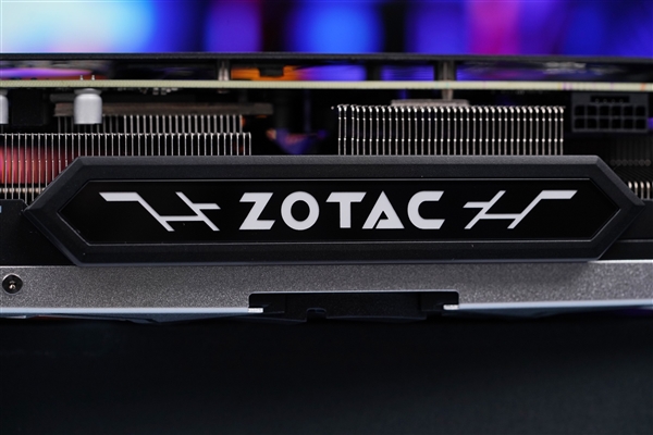 奢华散热!索泰RTX 4070天启OC显卡图赏