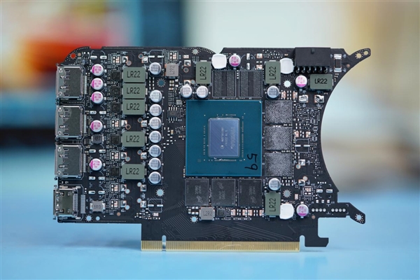 延续4090外观 小巧太多了!NVIDIA RTX 4070公版图赏