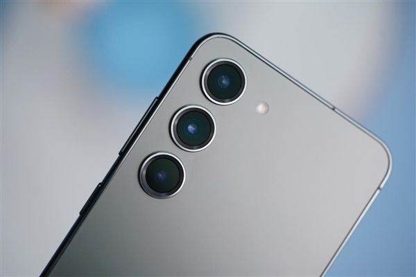 6.1英寸手感绝佳小屏!三星Galaxy S23图赏