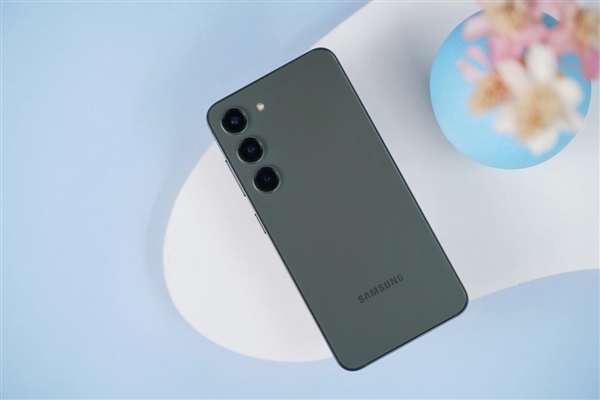 6.1英寸手感绝佳小屏!三星Galaxy S23图赏