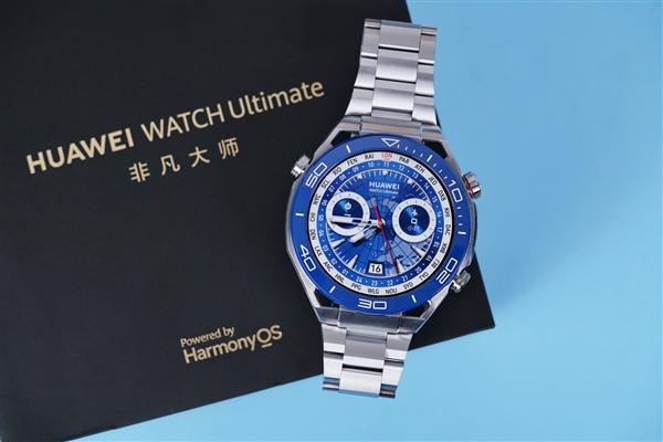 全球首款支持双向北斗卫星消息!华为WATCH Ultimate非凡大师图赏