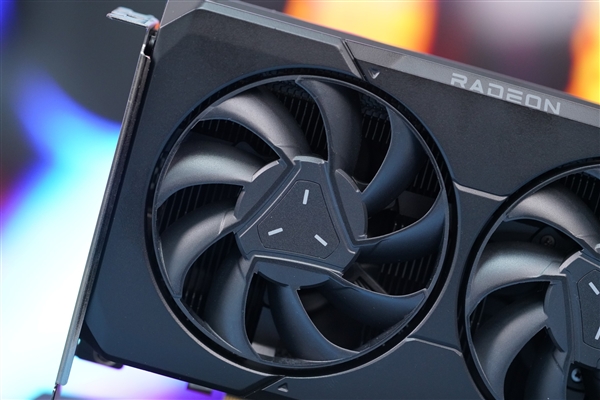 硬刚RTX 4060 Ti!AMD RX 7600图赏