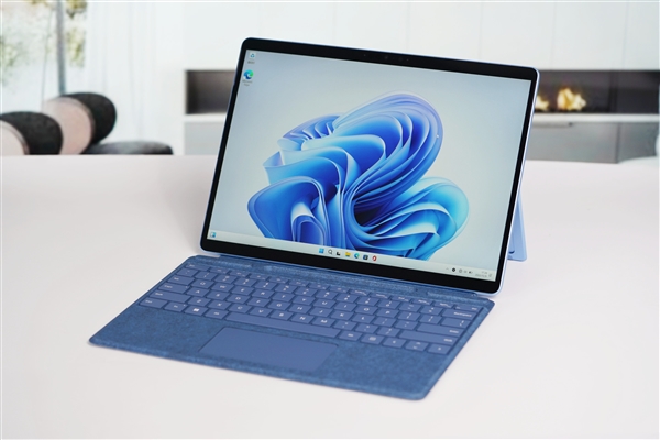 仅878g！微软Surface Pro 9二合一轻薄本图赏