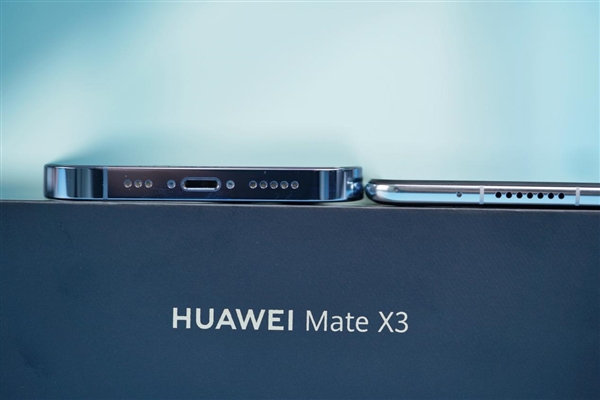 超薄超轻颠覆折叠屏!华为Mate X3图赏