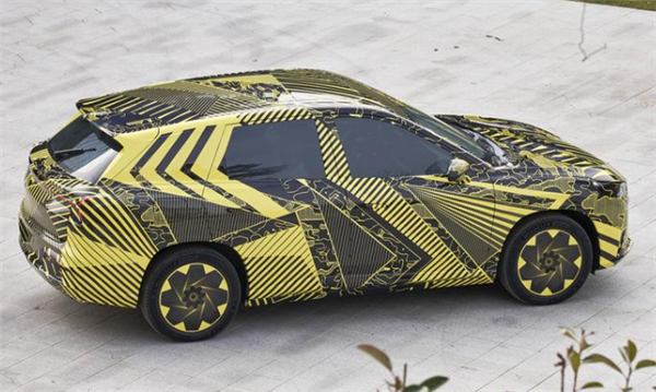 有望搭载比亚迪电池!哪吒L首张官方预告图曝光(图3) 有望搭载比亚迪电池!哪吒L首张官方预告图曝光