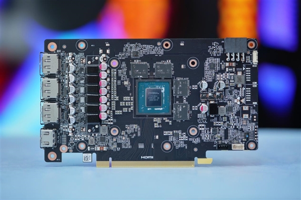 白色机身玩趣十足！索泰RTX 4060 Ti X-GAMING显卡图赏